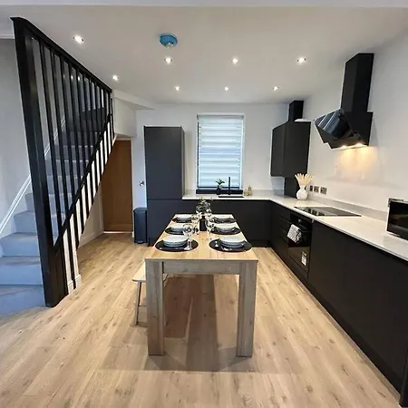Вилла Caernarfon Modern Townhouse Snowdonia Экстерьер фото